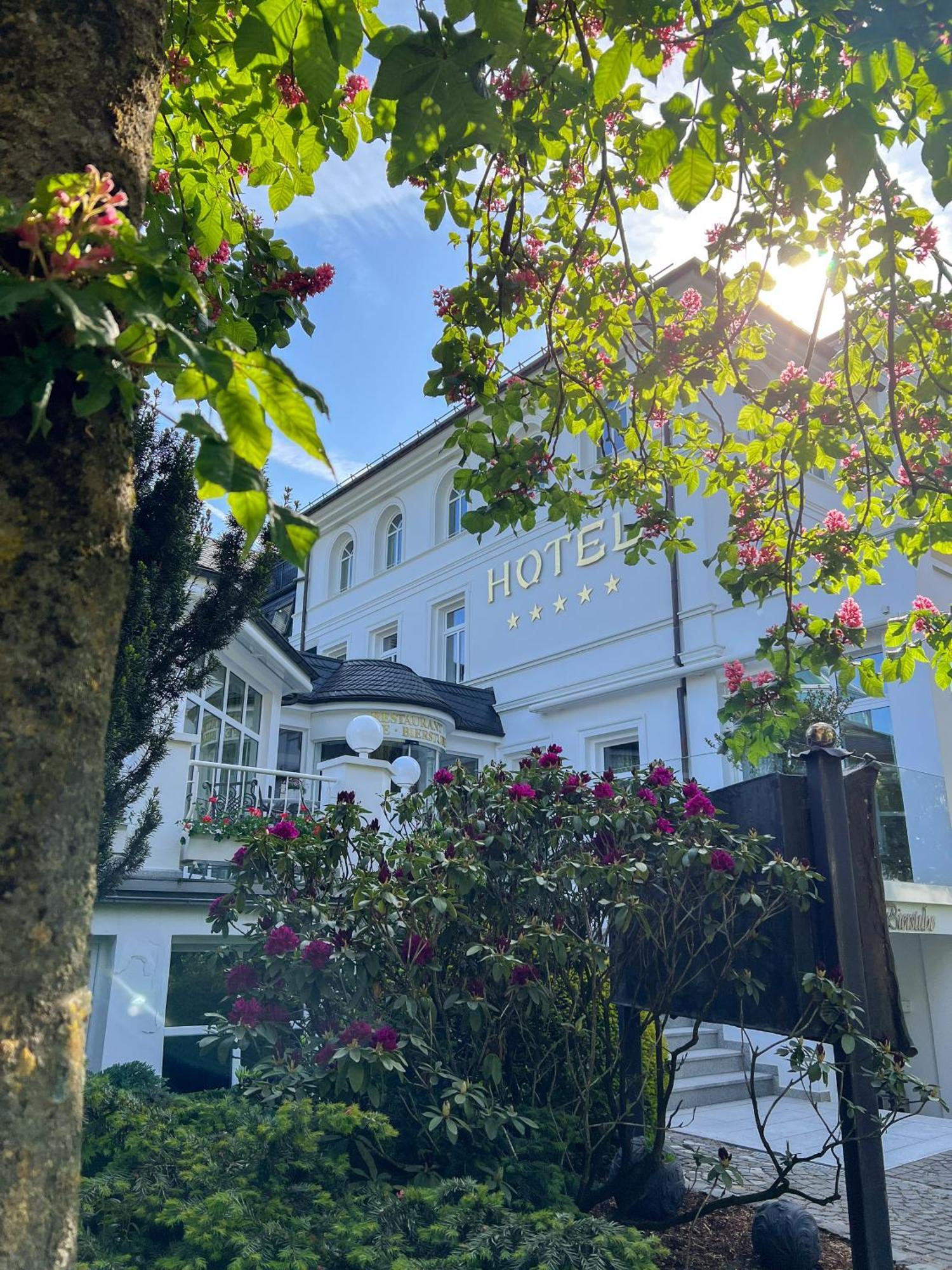 Hotel Deimann Schmallenberg Bagian luar foto