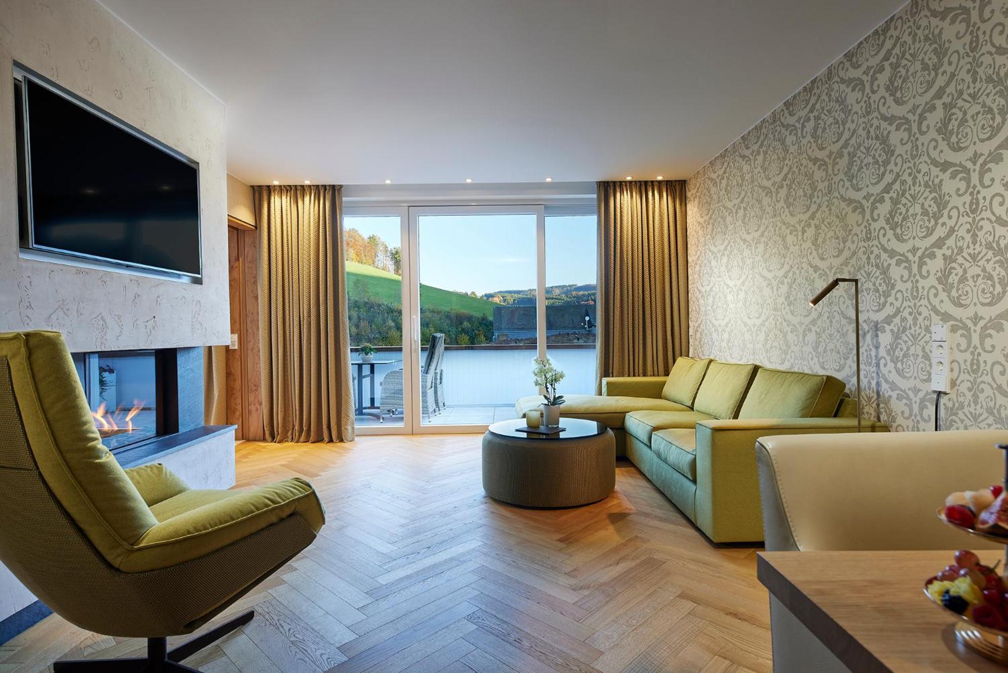 Hotel Deimann Schmallenberg Bagian luar foto